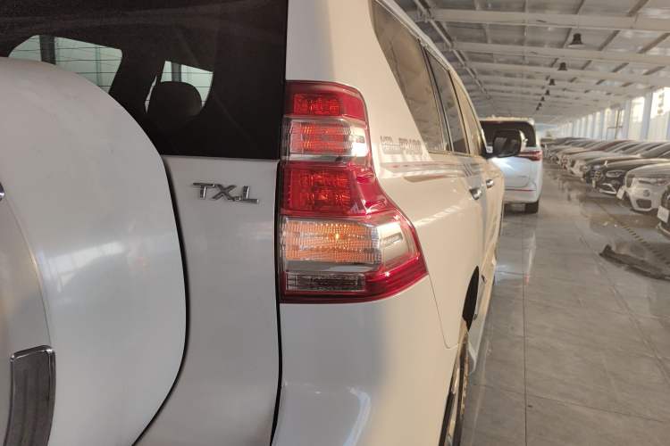 Used Toyota Prado 2014 2.7L Automatic Luxury Edition Right Rear Taillight