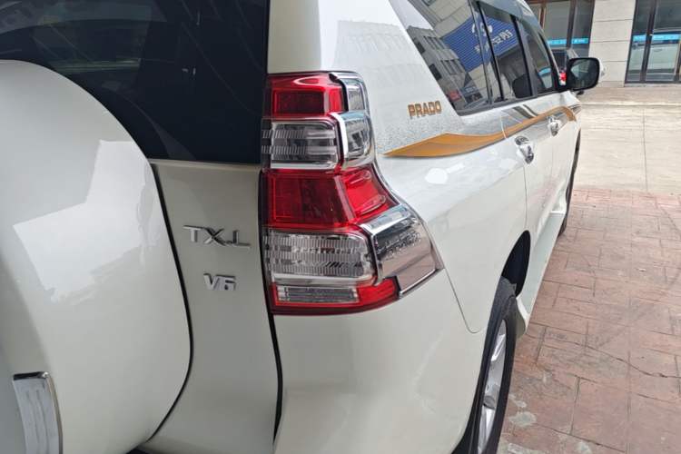 Used Toyota Prado 2014 2.7L Middle East Version Parallel Import Right Rear Taillight