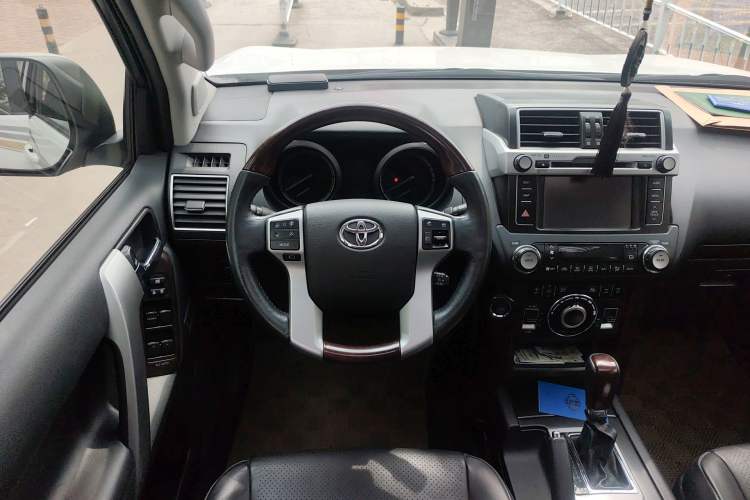 Used Toyota Prado 2014 4.0L Automatic VX NAVI Steering Wheel
