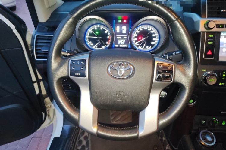 Used Toyota Prado 2014 4.0L Automatic TX-L Steering Wheel