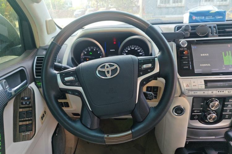Used Toyota Prado 2014 4.0L Automatic VX NAVI Steering Wheel