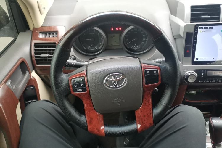 Used Toyota Prado 2014 2.7L Automatic Luxury Edition Steering Wheel