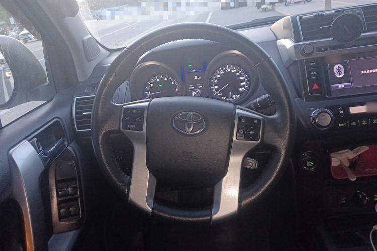 Used Toyota Prado 2014 4.0L Automatic TX-L Steering Wheel