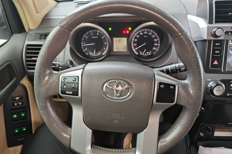 Used Toyota Prado 2014 2.7L Automatic Luxury Edition Steering Wheel