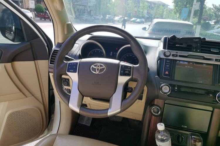 Used Toyota Prado 2014 4.0L Automatic TX-L NAVI Steering Wheel