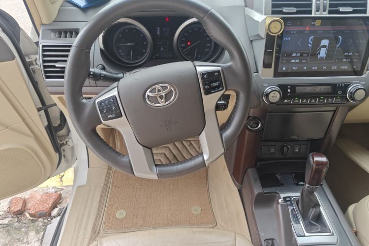 Used Toyota Prado 2014 4.0L Automatic TX-L Steering Wheel