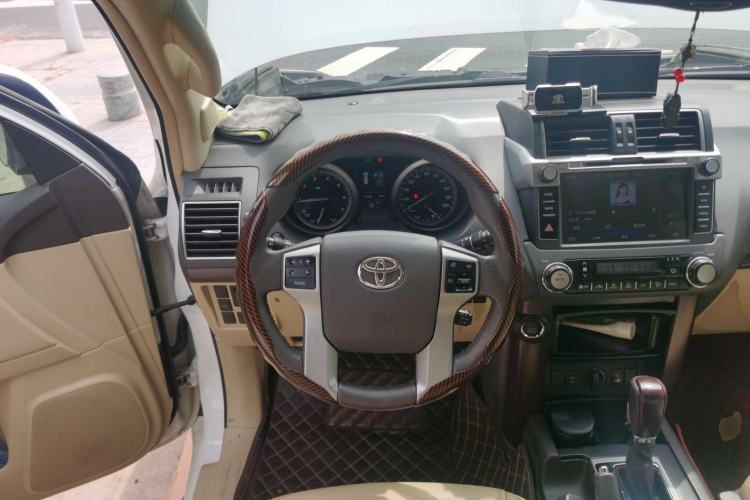 Used Toyota Prado 2014 4.0L Automatic TX-L Steering Wheel