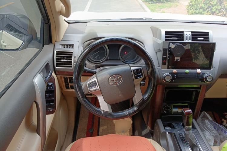 Used Toyota Prado 2014 2.7L Automatic Luxury Edition Steering Wheel