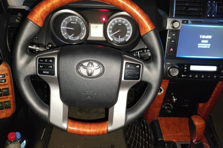 Used Toyota Prado 2014 2.7L Automatic Standard Edition Steering Wheel