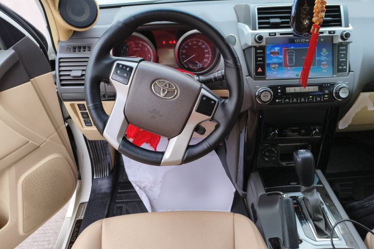 Used Toyota Prado 2014 2.7L Automatic 7-Seater U.S.-Spec Version Steering Wheel