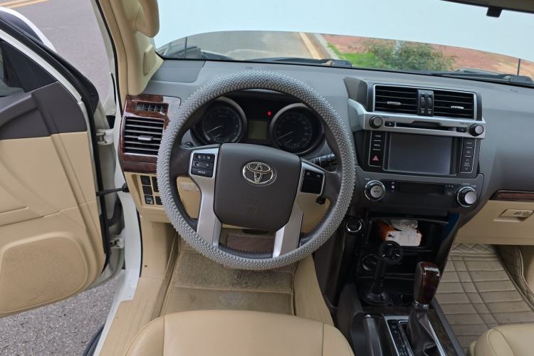 Used Toyota Prado 2014 2.7L Automatic Standard Edition Steering Wheel
