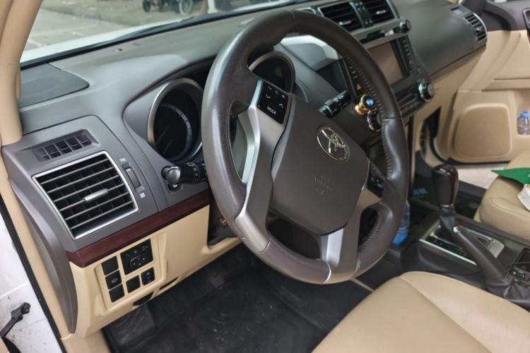 Used Toyota Prado 2014 4.0L Automatic TX-L NAVI Steering Wheel