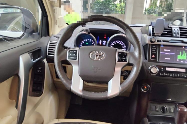 Used Toyota Prado 2014 4.0L Automatic TX-L Steering Wheel