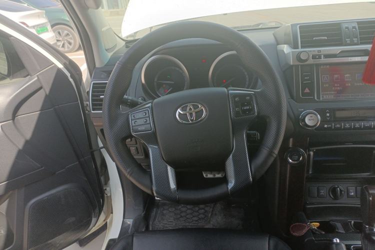 Used Toyota Prado 2014 4.0L Automatic TX-L NAVI Steering Wheel