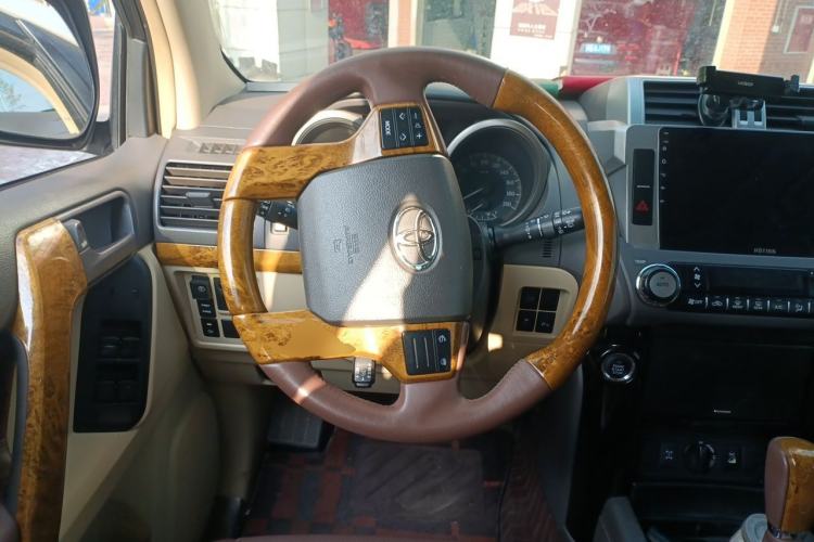Used Toyota Prado 2014 4.0L 7-Seater Gasoline Middle East Version Steering Wheel