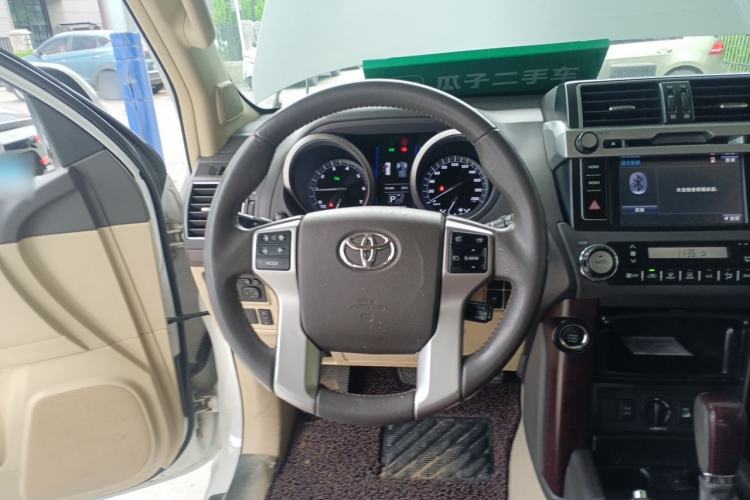 Used Toyota Prado 2014 4.0L Automatic TX-L Steering Wheel