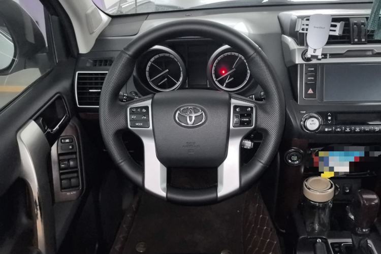 Used Toyota Prado 2014 4.0L Automatic TX-L Steering Wheel