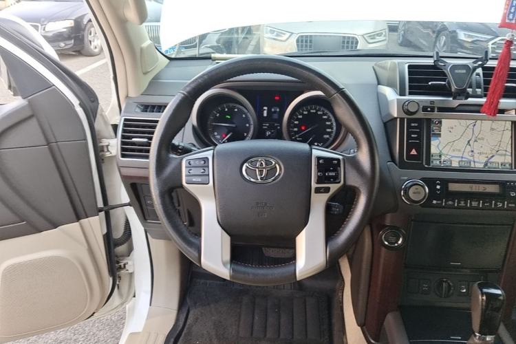 Used Toyota Prado 2014 4.0L Automatic TX-L NAVI Steering Wheel