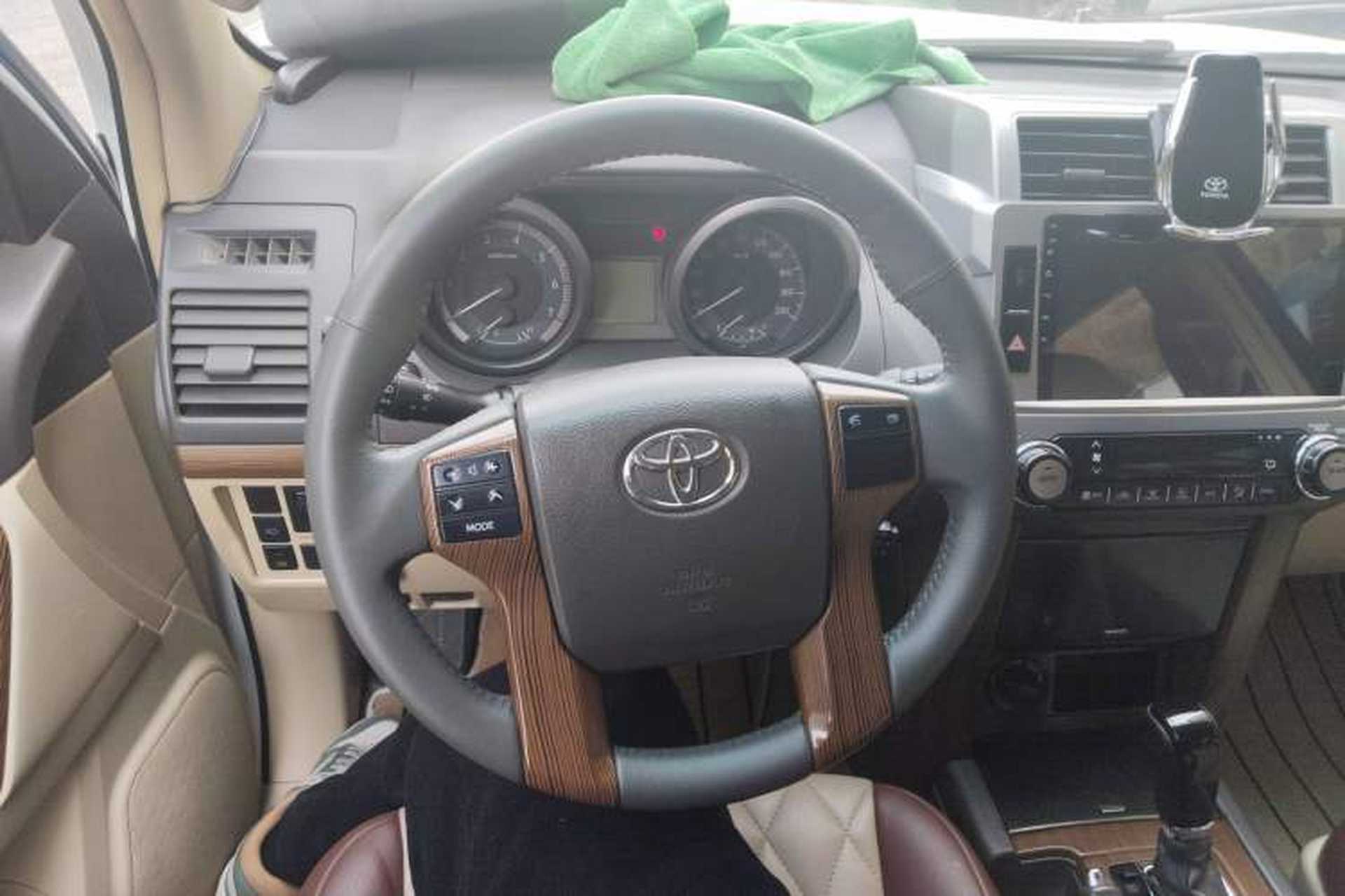 Used Toyota Prado 2014 2700 TX 7-Seater Middle East Version Steering Wheel