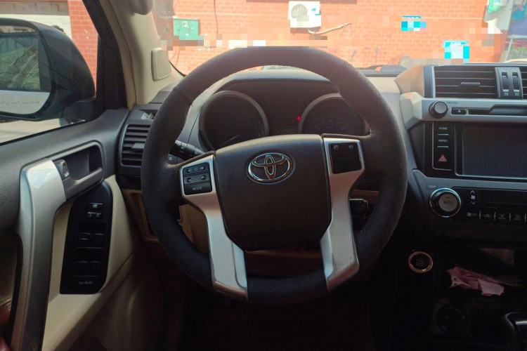 Used Toyota Prado 2014 2.7L Automatic Luxury Edition Steering Wheel