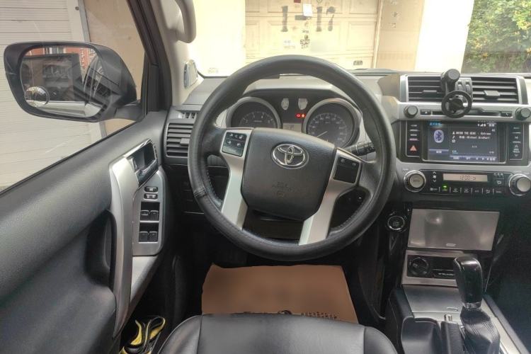 Used Toyota Prado 2014 2.7L Automatic Standard Edition Steering Wheel