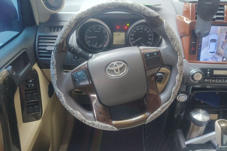 Used Toyota Prado 2014 2.7L Automatic Luxury Edition Steering Wheel