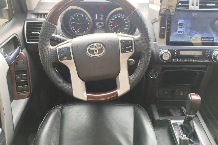 Used Toyota Prado 2014 4.0L Automatic TX-L Steering Wheel