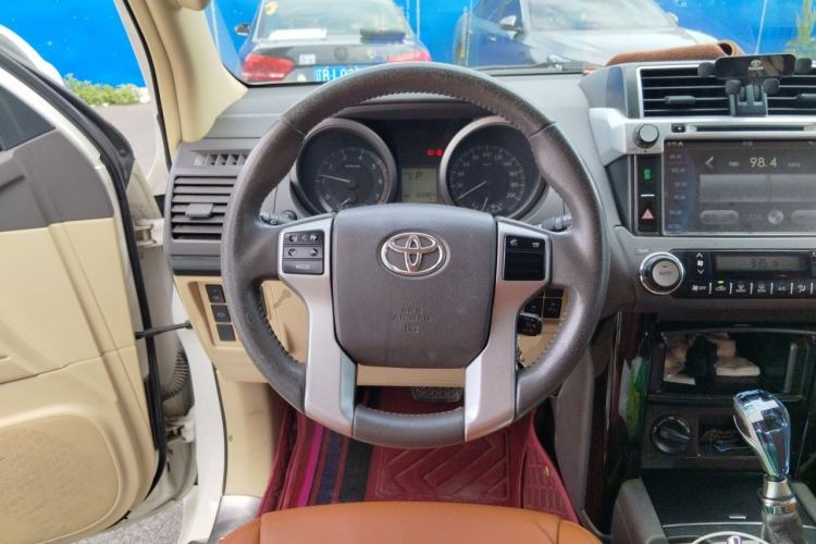 Used Toyota Prado 2014 2.7L Automatic Luxury Edition Steering Wheel