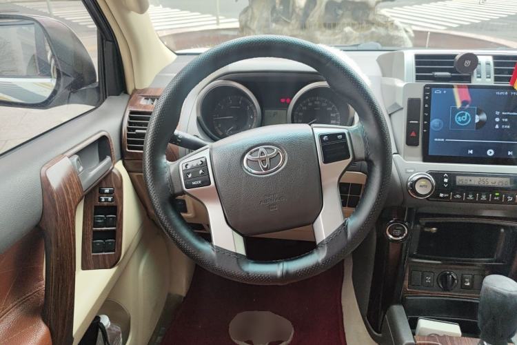 Used Toyota Prado 2014 4.0L Low-Power Version Middle East Edition Steering Wheel