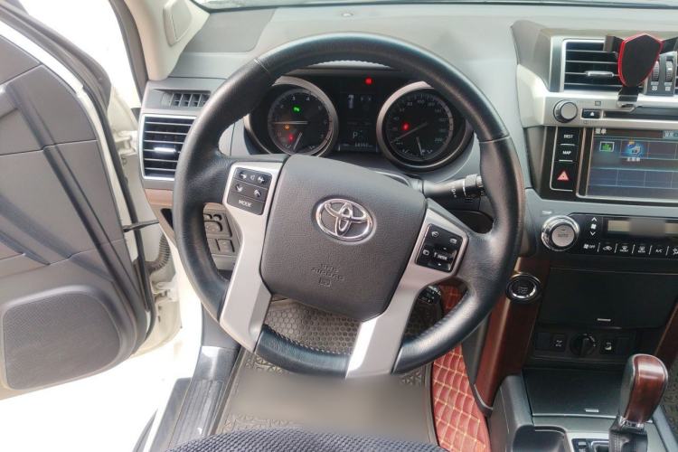 Used Toyota Prado 2014 4.0L Automatic TX-L NAVI Steering Wheel