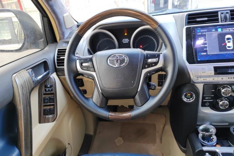 Used Toyota Prado 2014 4.0L Automatic TX-L Steering Wheel