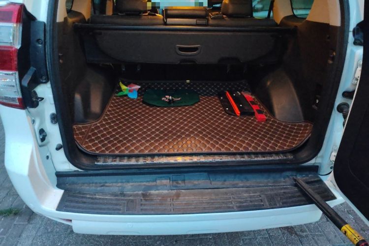 Used Toyota Prado 2014 4.0L Automatic TX-L Trunk