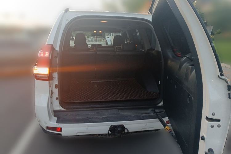 Used Toyota Prado 2014 4.0L Automatic TX-L Trunk