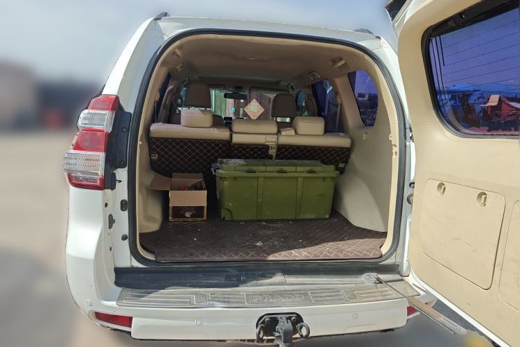 Used Toyota Prado 2014 2.7L Automatic Standard Edition Trunk