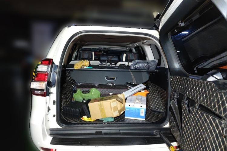 Used Toyota Prado 2014 2.7L Automatic Standard Edition Trunk