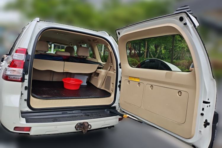 Used Toyota Prado 2014 2.7L Middle East Version Parallel Import Trunk