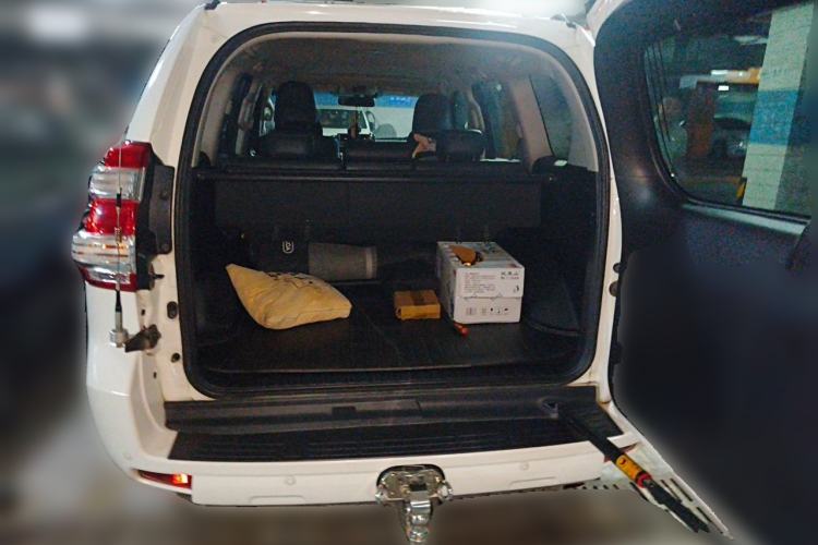 Used Toyota Prado 2014 4.0L Automatic TX-L Trunk
