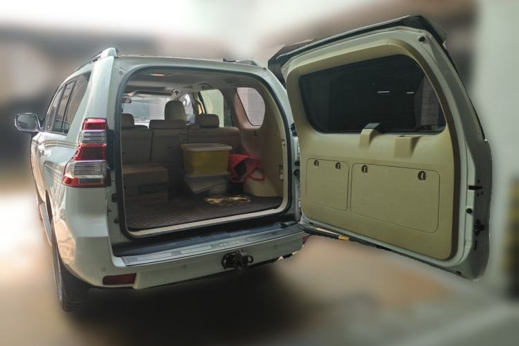 Used Toyota Prado 2014 4.0L Automatic TX-L Trunk