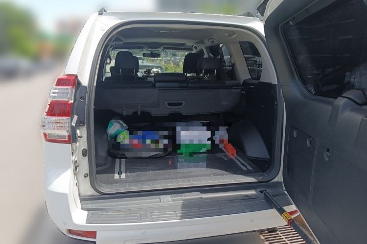 Used Toyota Prado 2014 4.0L Automatic TX-L Trunk