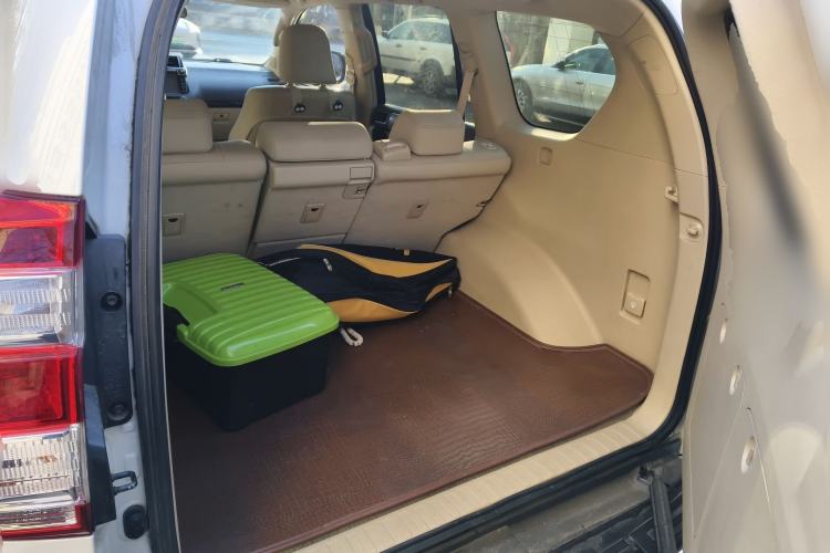 Used Toyota Prado 2014 2.7L Automatic Standard Edition Trunk