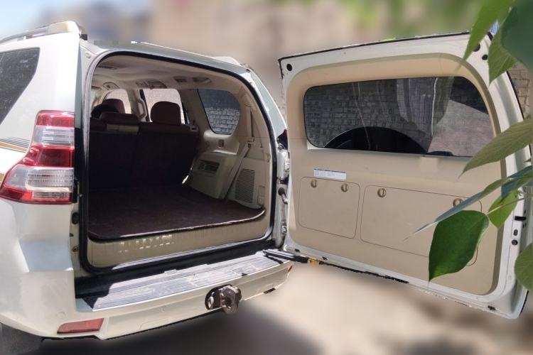 Used Toyota Prado 2014 4.0L Middle East Version Trunk