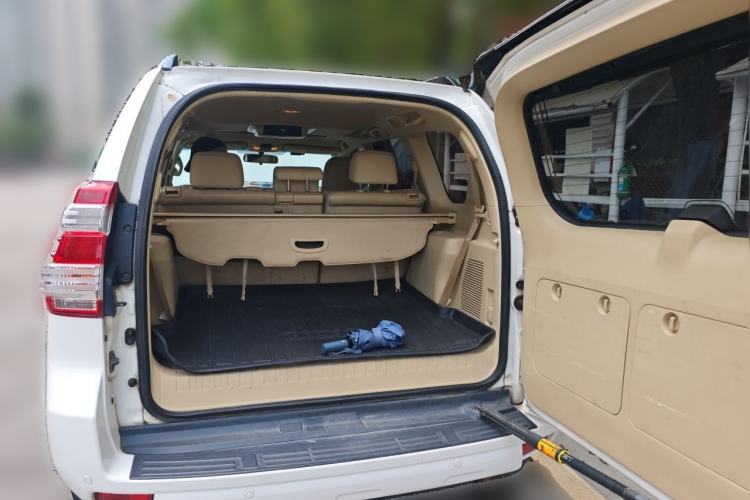 Used Toyota Prado 2014 4.0L Automatic TX-L NAVI Trunk