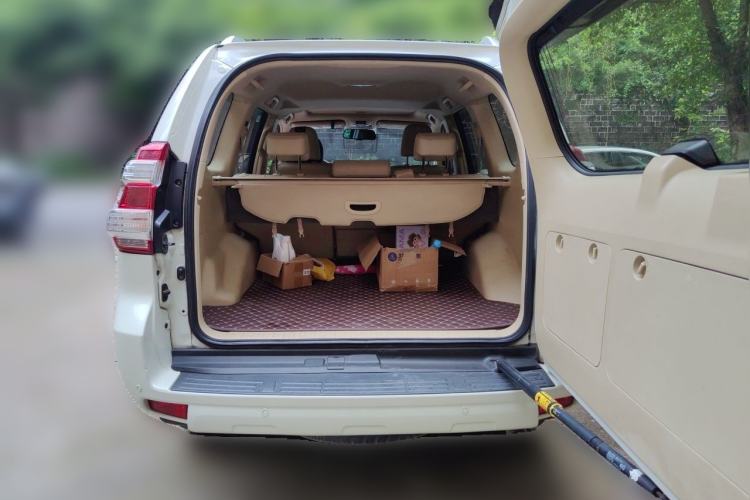 Used Toyota Prado 2014 2.7L Automatic Standard Edition Trunk