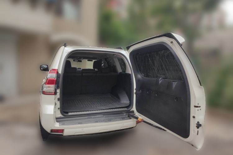 Used Toyota Prado 2014 2.7L Automatic Standard Edition Trunk