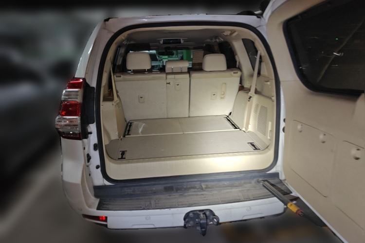 Used Toyota Prado 2014 4.0L Automatic TX-L NAVI Trunk