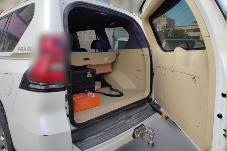 Used Toyota Prado 2014 4.0L Automatic TX-L Trunk