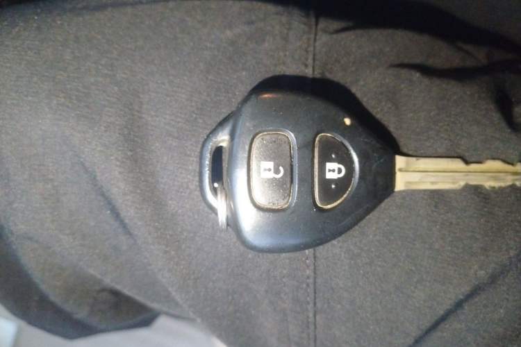 Used Toyota Prado 2014 2700 TX 7-Seater Middle East Version Vehicle Key