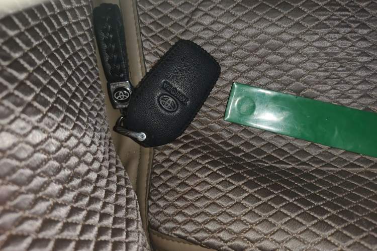 Used Toyota Prado 2014 4.0L Automatic TX Vehicle Key
