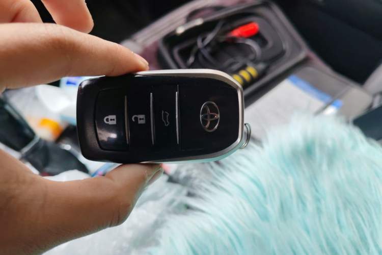 Used Toyota Prado 2014 2.7L Automatic Standard Edition Vehicle Key