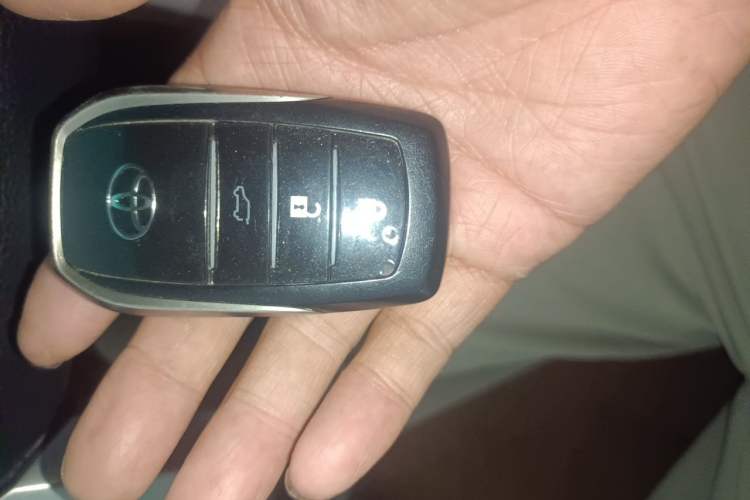 Used Toyota Prado 2014 4.0L Automatic TX-L NAVI Vehicle Key